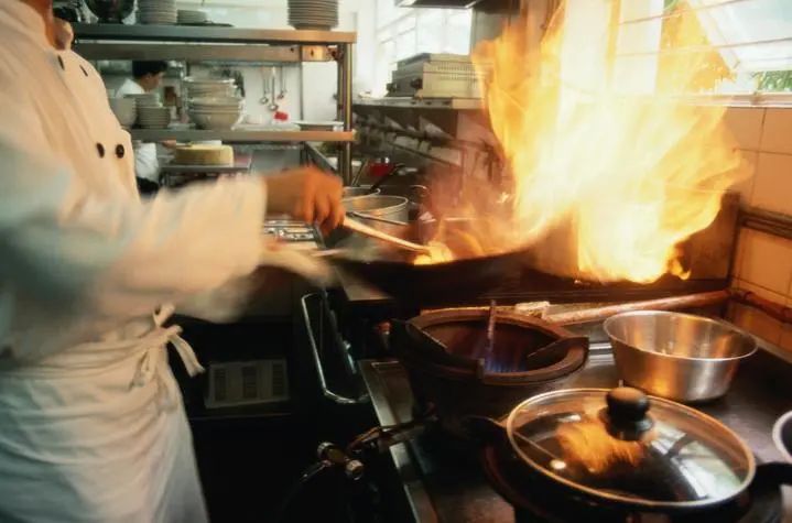 警惕餐飲油煙異味！北京執(zhí)行《排放標準》，最高罰款100萬！